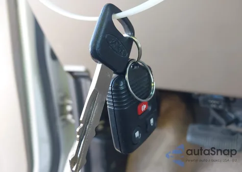 2005 Ford E-350 Super Duty Recreational z USA, uszkodzony, nr VIN 1FDSE34S15HA35318